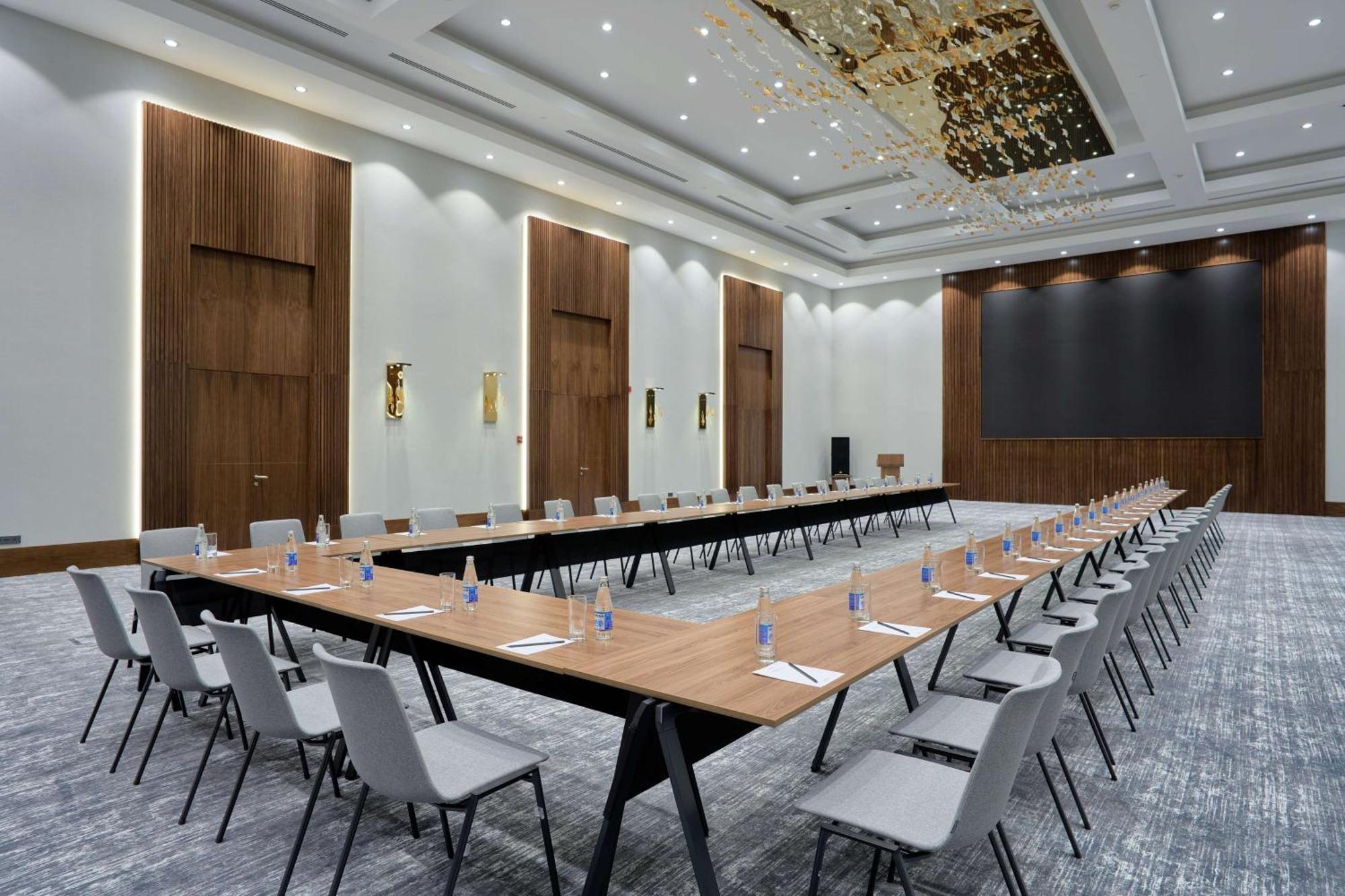 Radisson Hotel 4*